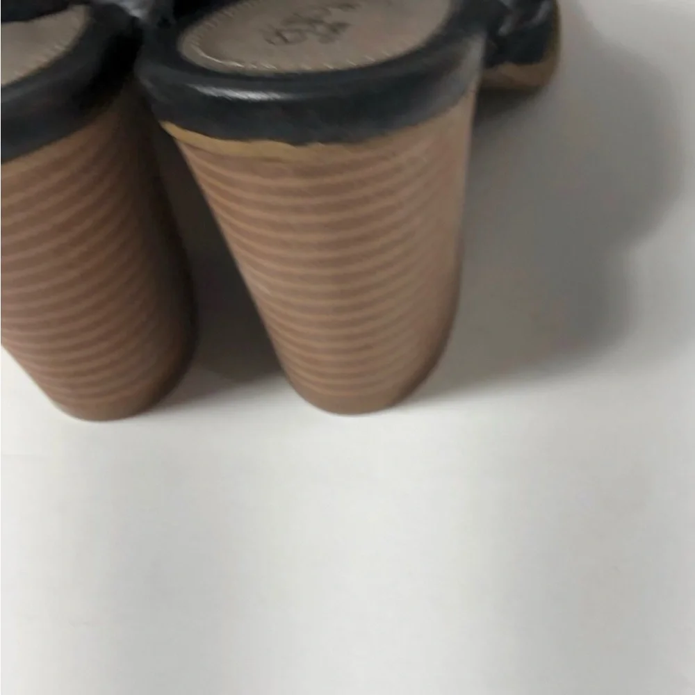 Euro Soft Suede Black Mule Heels. Size 8. - Picture 5 of 7